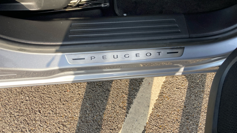 Peugeot 2008 1.2 PureTech 130 GT 5dr EAT8 Petrol Estate